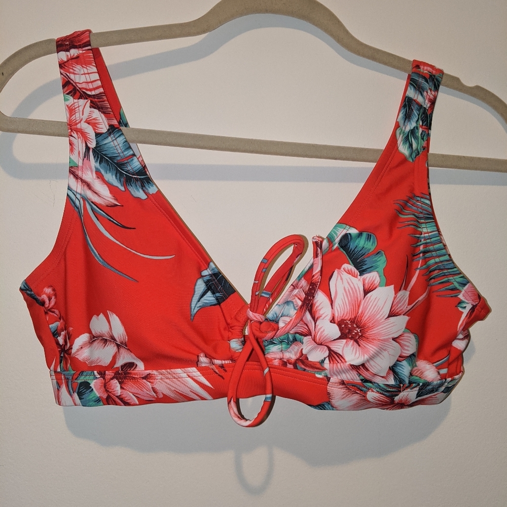Red floral bathing suit top (BRAND NEW)